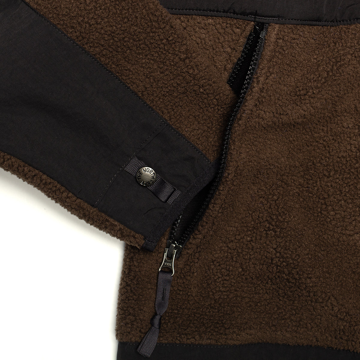 The North Face - Retro Denali Jacket
Style # NF0A88XHRM11
Color : Chestnut / TNF Black