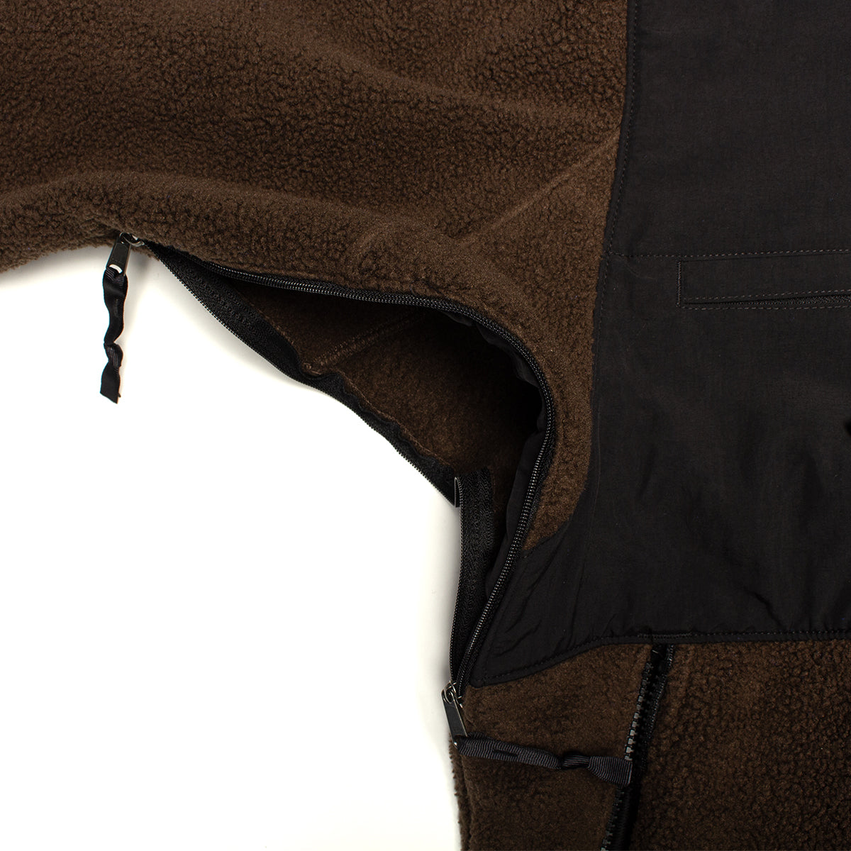 The North Face - Retro Denali Jacket
Style # NF0A88XHRM11
Color : Chestnut / TNF Black