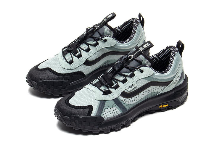 Vans - Crosspath XC Gore-Tex MTE
Style # VN000DAMRMO1
Color : Black / Dusty Olive