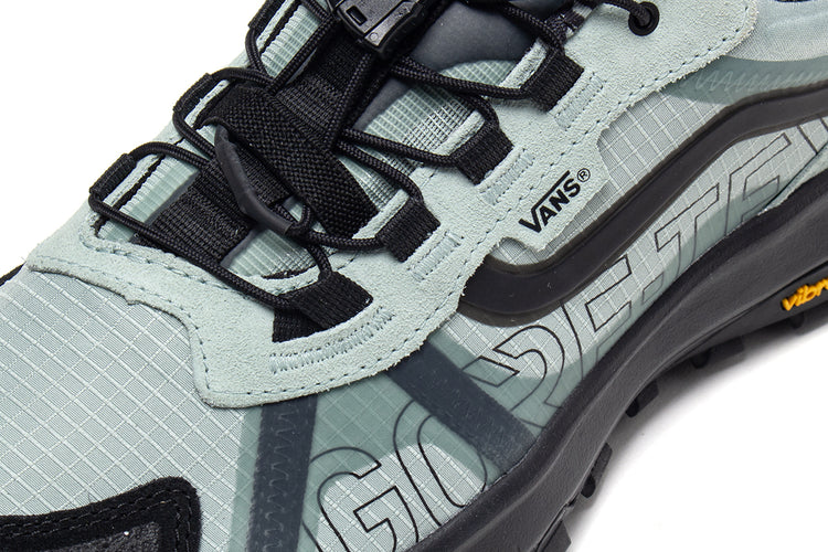 Vans - Crosspath XC Gore-Tex MTE
Style # VN000DAMRMO1
Color : Black / Dusty Olive