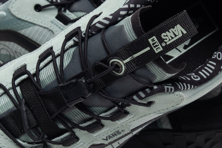 Vans - Crosspath XC Gore-Tex MTE
Style # VN000DAMRMO1
Color : Black / Dusty Olive