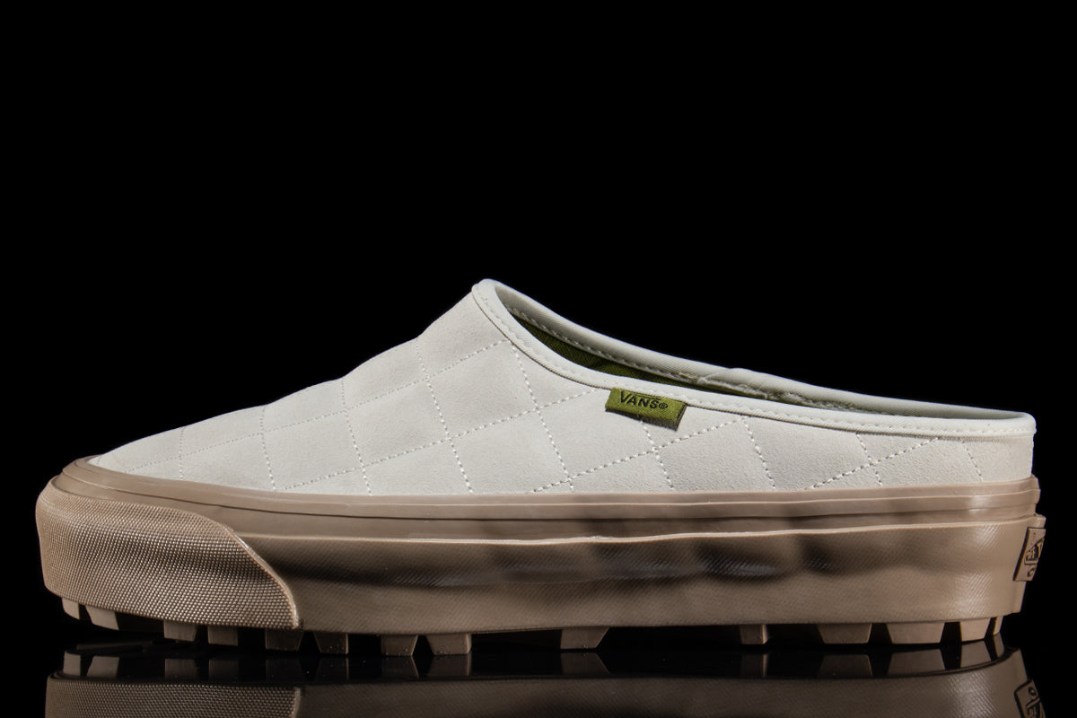 Vans OTW - LX Mule Style 17
Style # VN000DAEC9F1
Color : Egret