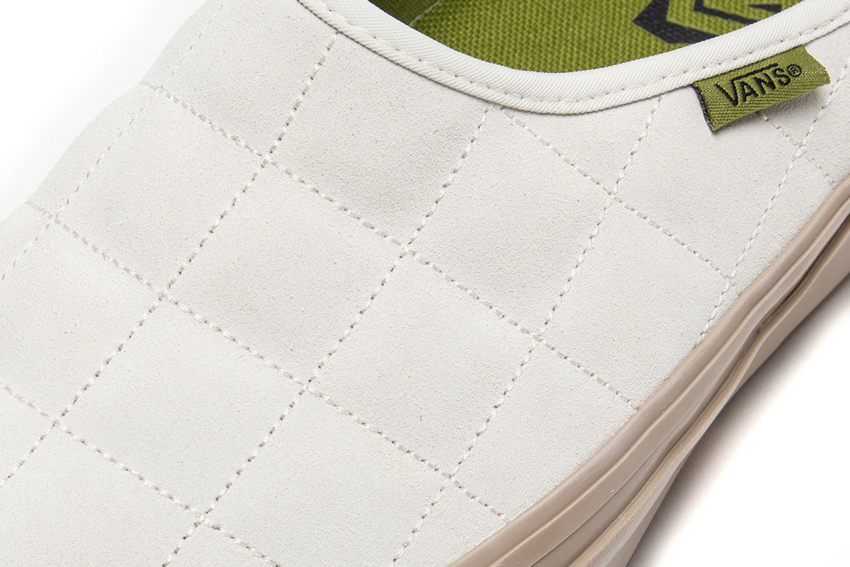 Vans OTW - LX Mule Style 17
Style # VN000DAEC9F1
Color : Egret