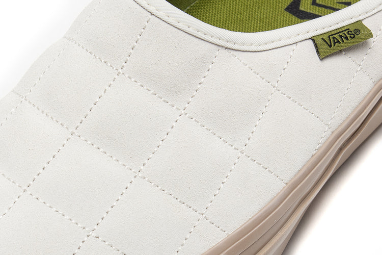 Vans OTW - LX Mule Style 17
Style # VN000DAEC9F1
Color : Egret