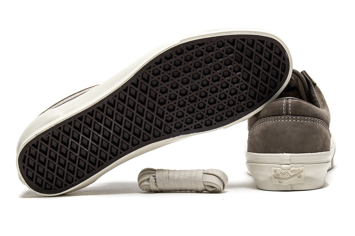 Vans OTW - LX Old Skool 36
Style # VN000D9R9JC1
Color : Le Marais / Bungee Cord