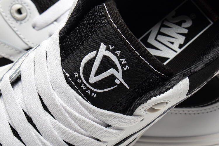 Vans - Skate Rowan 2
Style # VN000D3SYB21
Color : White / Black