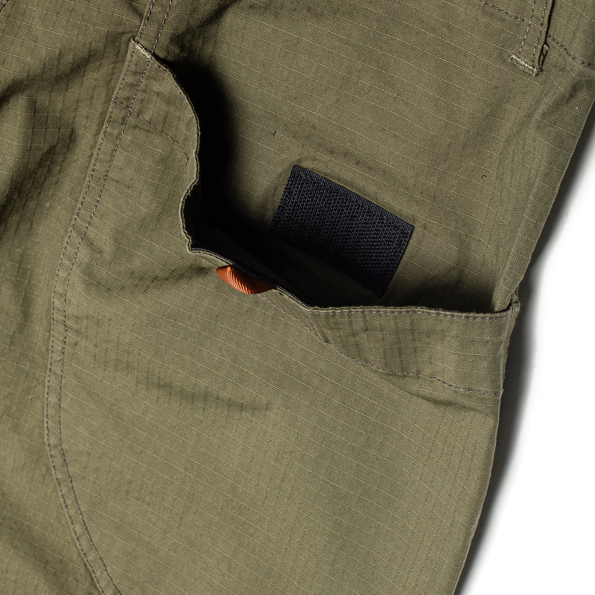 Brain Dead - Equipment Fatigue Pant
Color : Olive