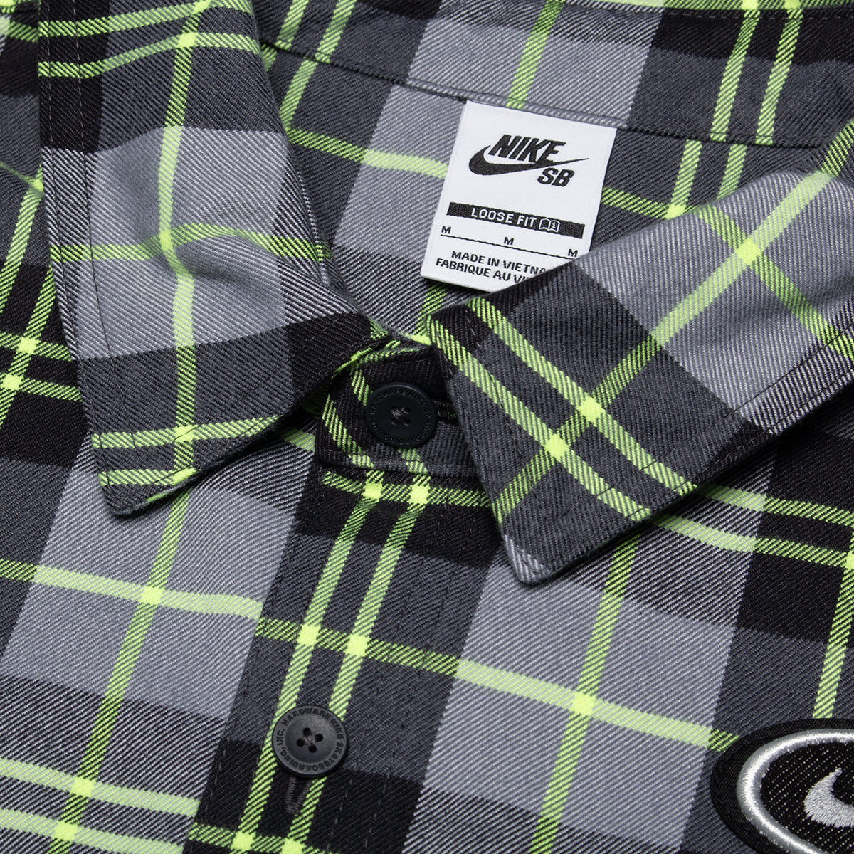 Nike SB - Koston Flannel L/S Button-Up
Style # HV0256-070
Color : DK Smoke Grey / Volt