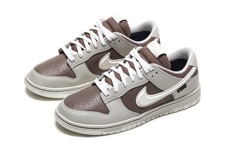 Nike - Dunk Low GTX
Style # HQ2053-002
Color : Light Bone / Sail / Mink Brown