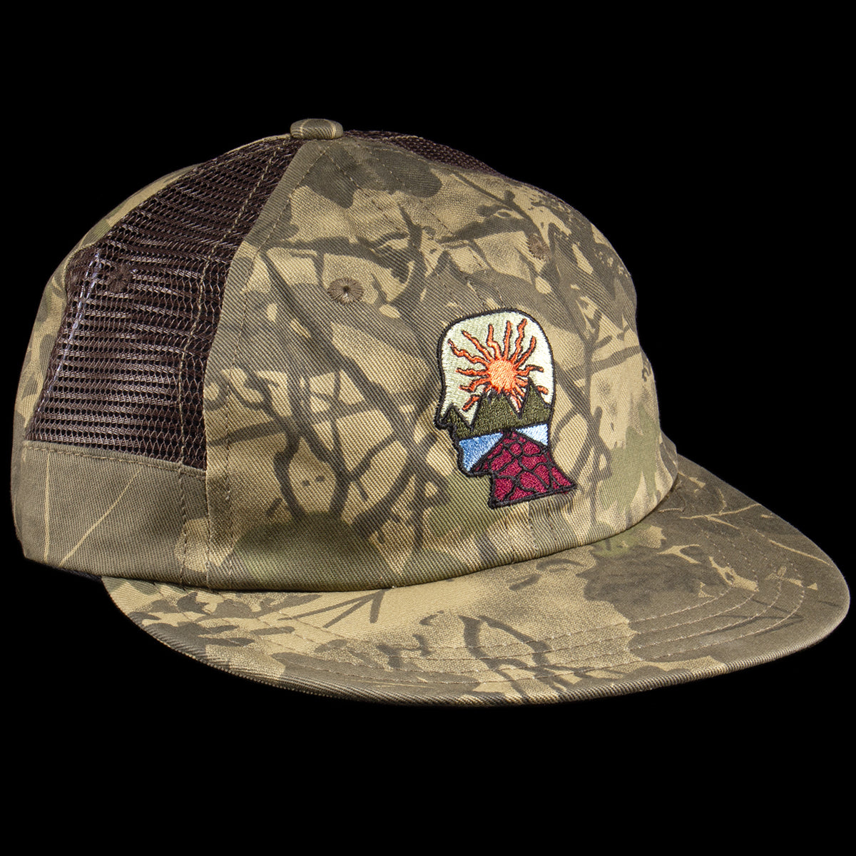 Brain Dead - Mesh Panel Logohead Hat
Color : Leaf Camo