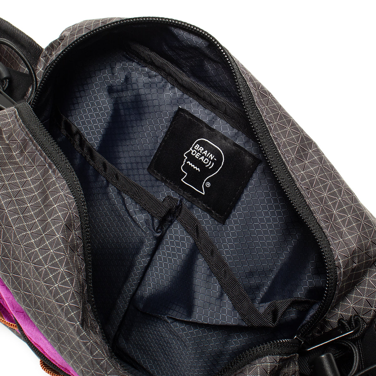 Brain Dead - Equipment Hip Bag
Color : Pink