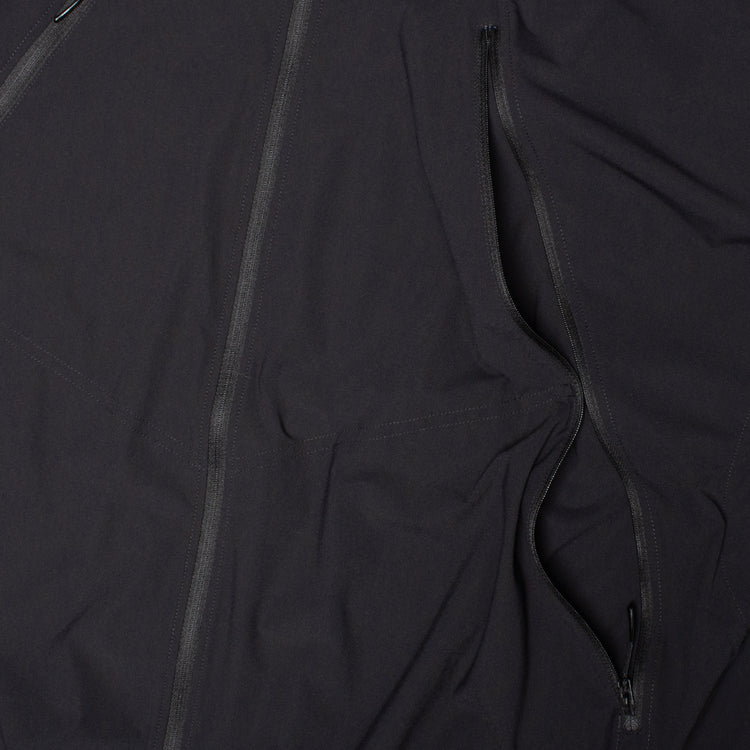 District Vision - Performance Lab Zippered Jacket
Style # DV0140-A
Color : Black