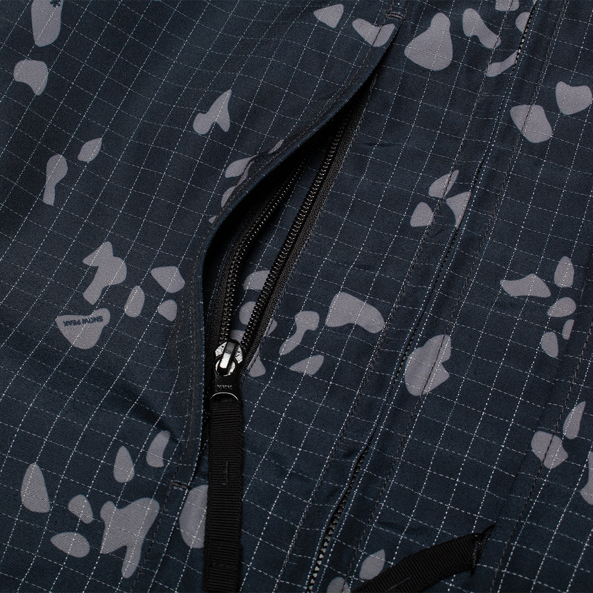 Snow Peak - Reflective Night Camo Jacket
Color : Grey PT
