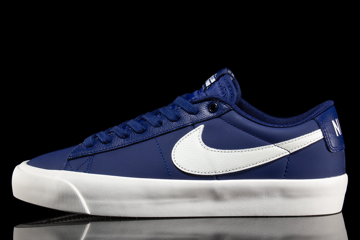 Nike SB - Blazer Low Pro GT
Style # DV1226-400
Color : Blue Void / Sail