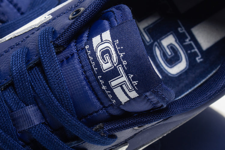 Nike SB - Blazer Low Pro GT
Style # DV1226-400
Color : Blue Void / Sail