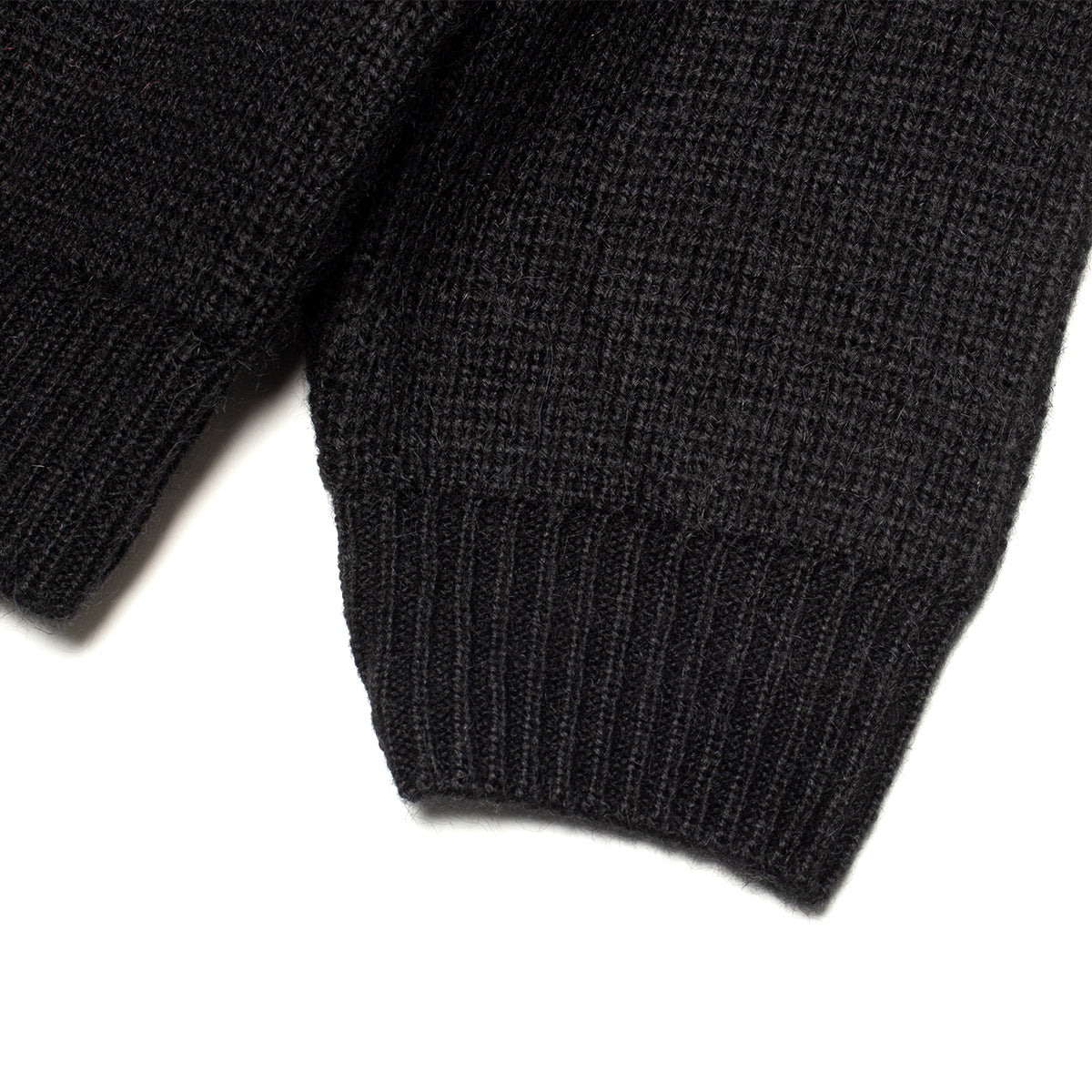 Stussy | Felt Patch Knit Hoodie
Style # 117240
Color : Black