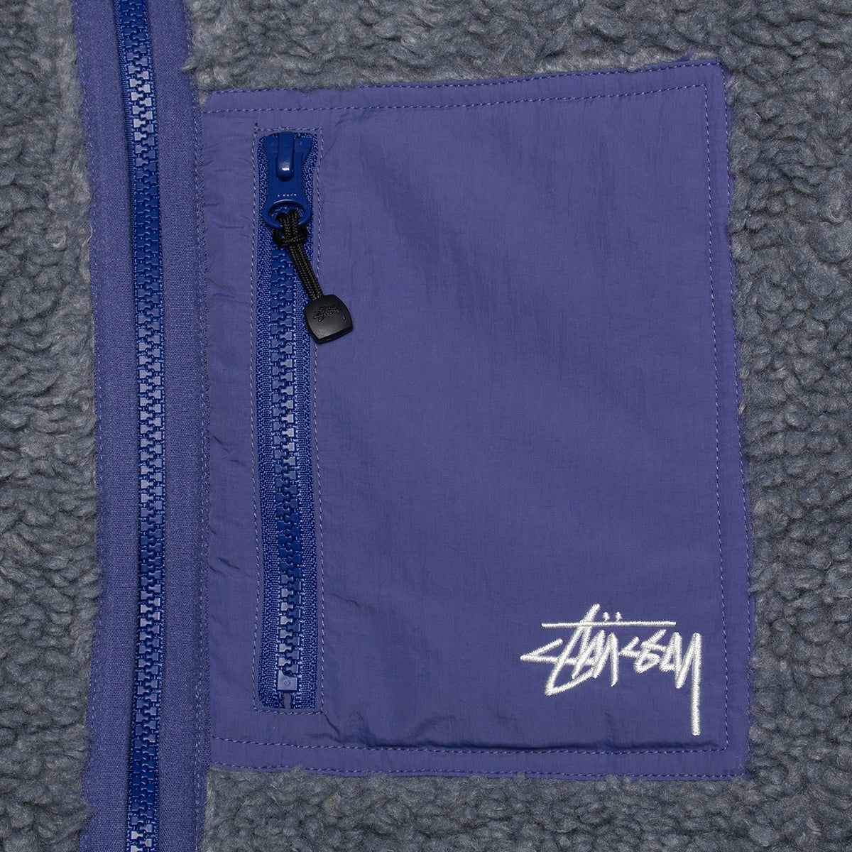 Stussy | Sherpa Reversible Jacket
Style # 118529
Color : Blue Stone