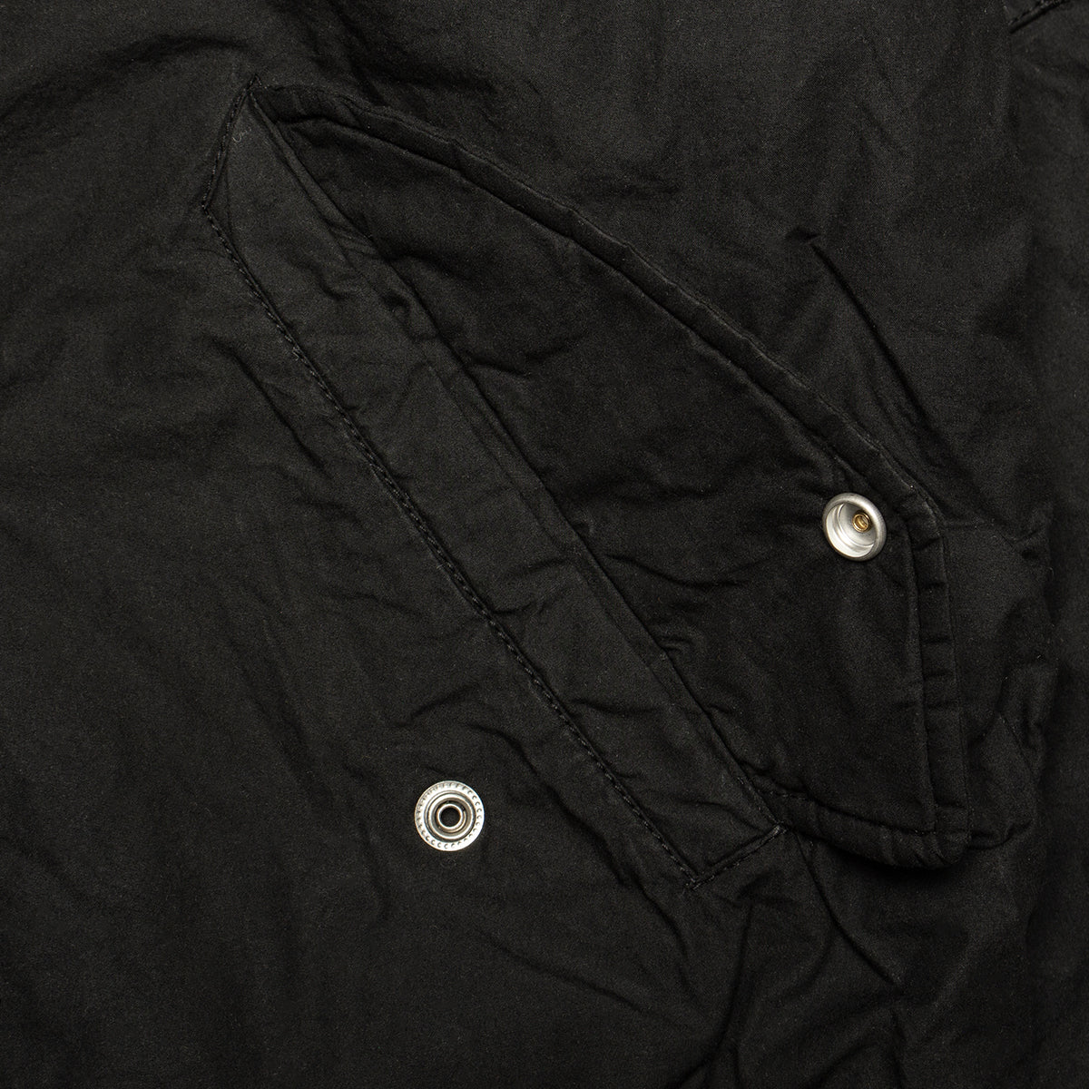 Stussy | Quilted Waxed Bomber
Style # 115803
Color : Black