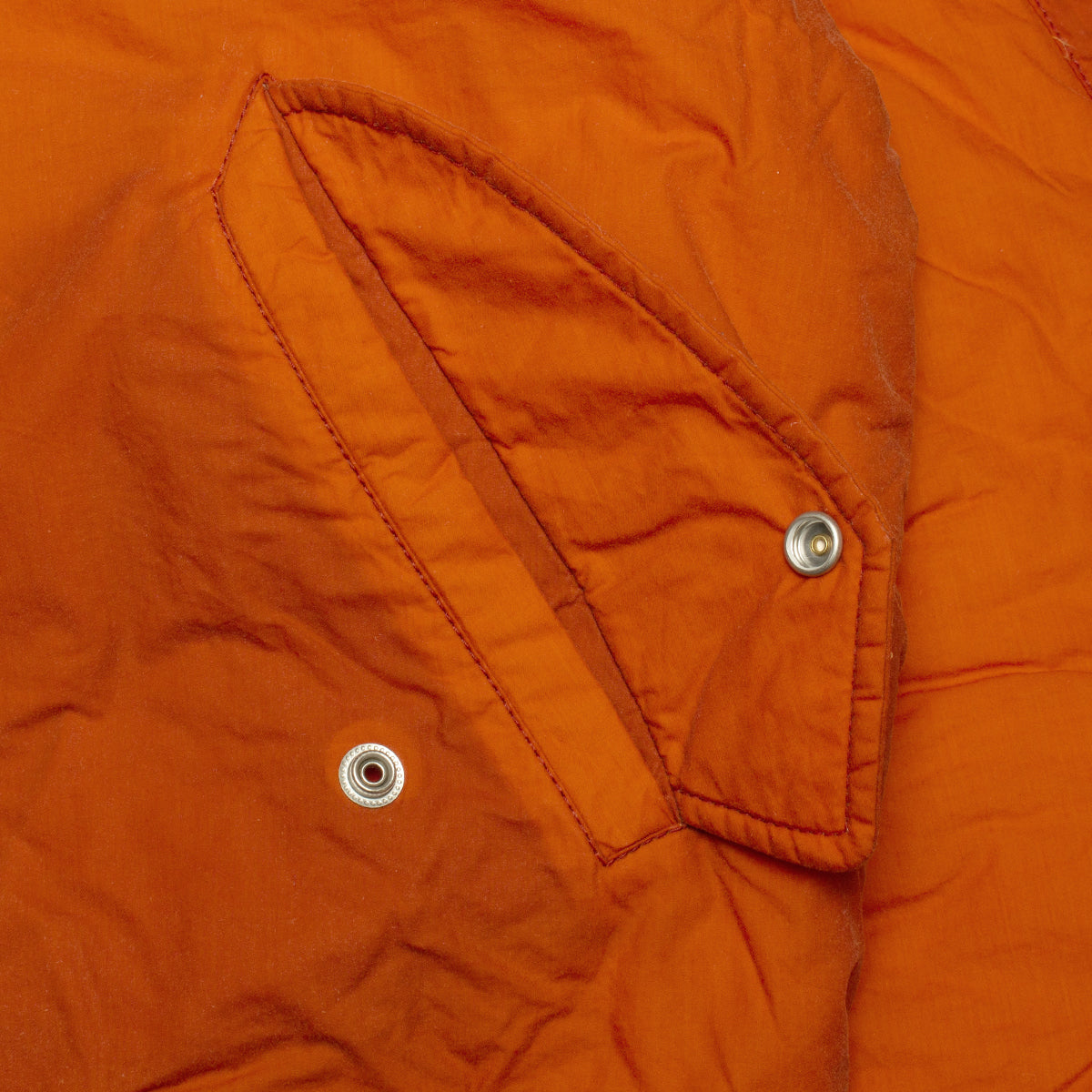 Stussy | Quilted Waxed Bomber
Style # 115803
Color : Rust