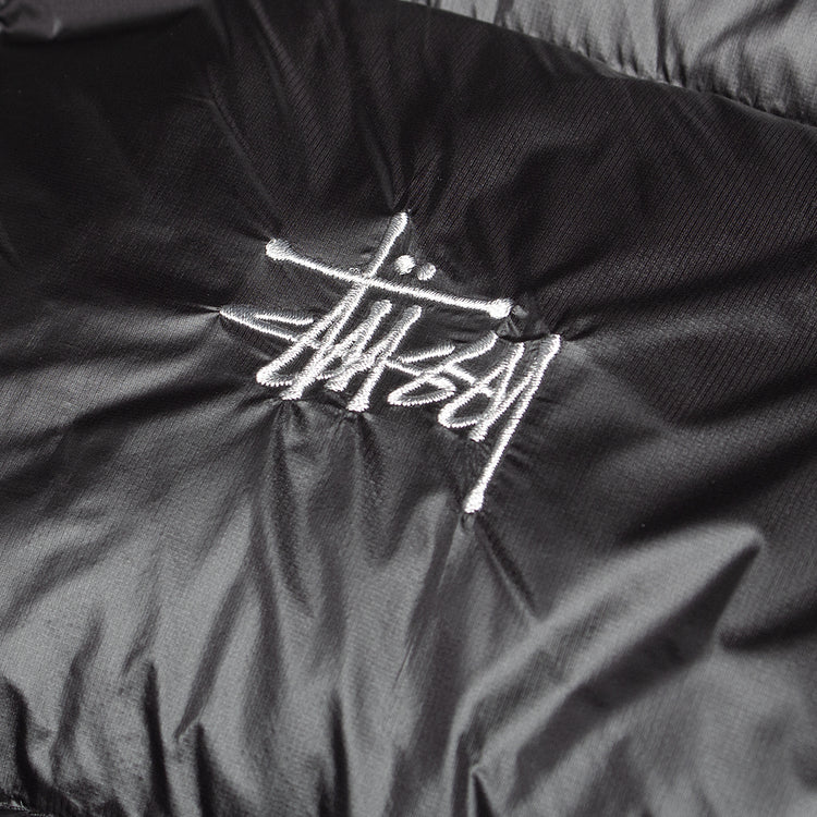 Stussy - Micro Ripstop Down Mock
Style # 115877
Color : Jet Black