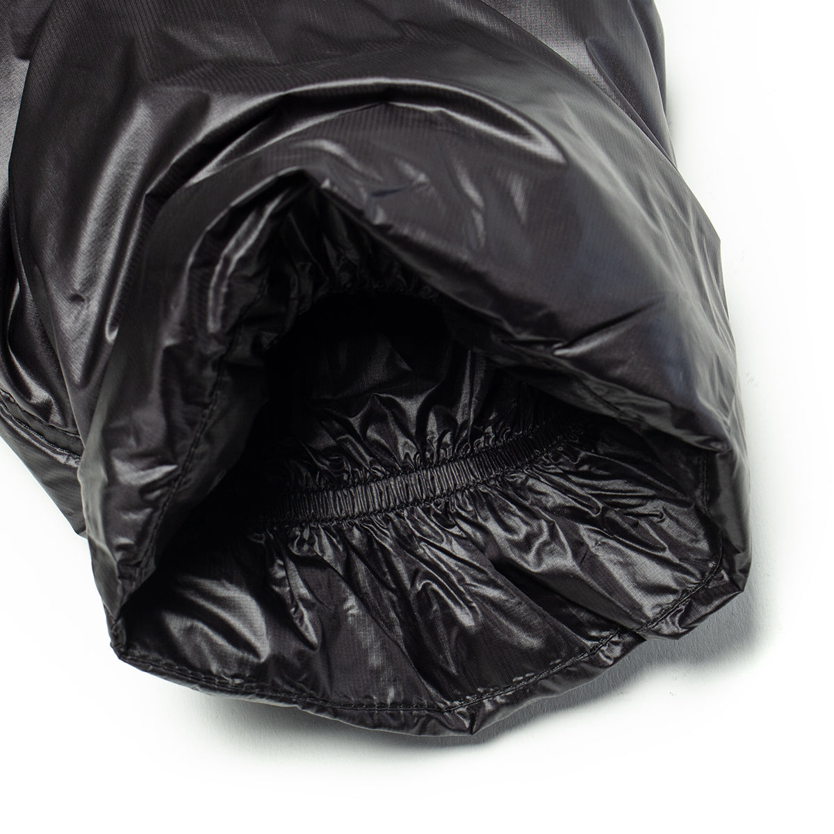 Stussy - Micro Ripstop Down Mock
Style # 115877
Color : Jet Black