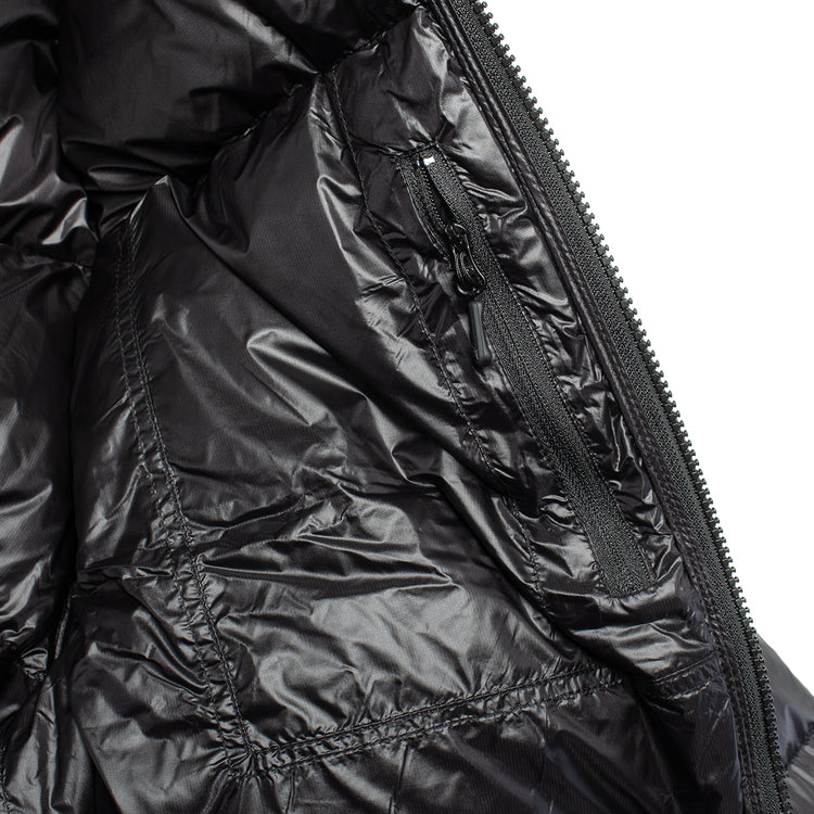 Stussy - Micro Ripstop Down Mock
Style # 115877
Color : Jet Black