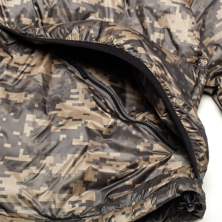 Stussy - Micro Ripstop Down Mock
Style # 115877
Color : Digital Camo