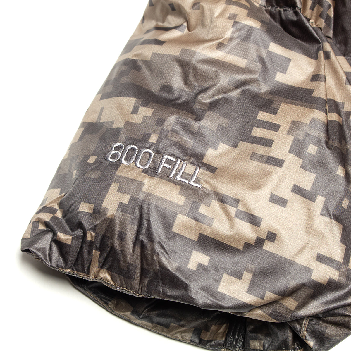 Stussy - Micro Ripstop Down Mock
Style # 115877
Color : Digital Camo