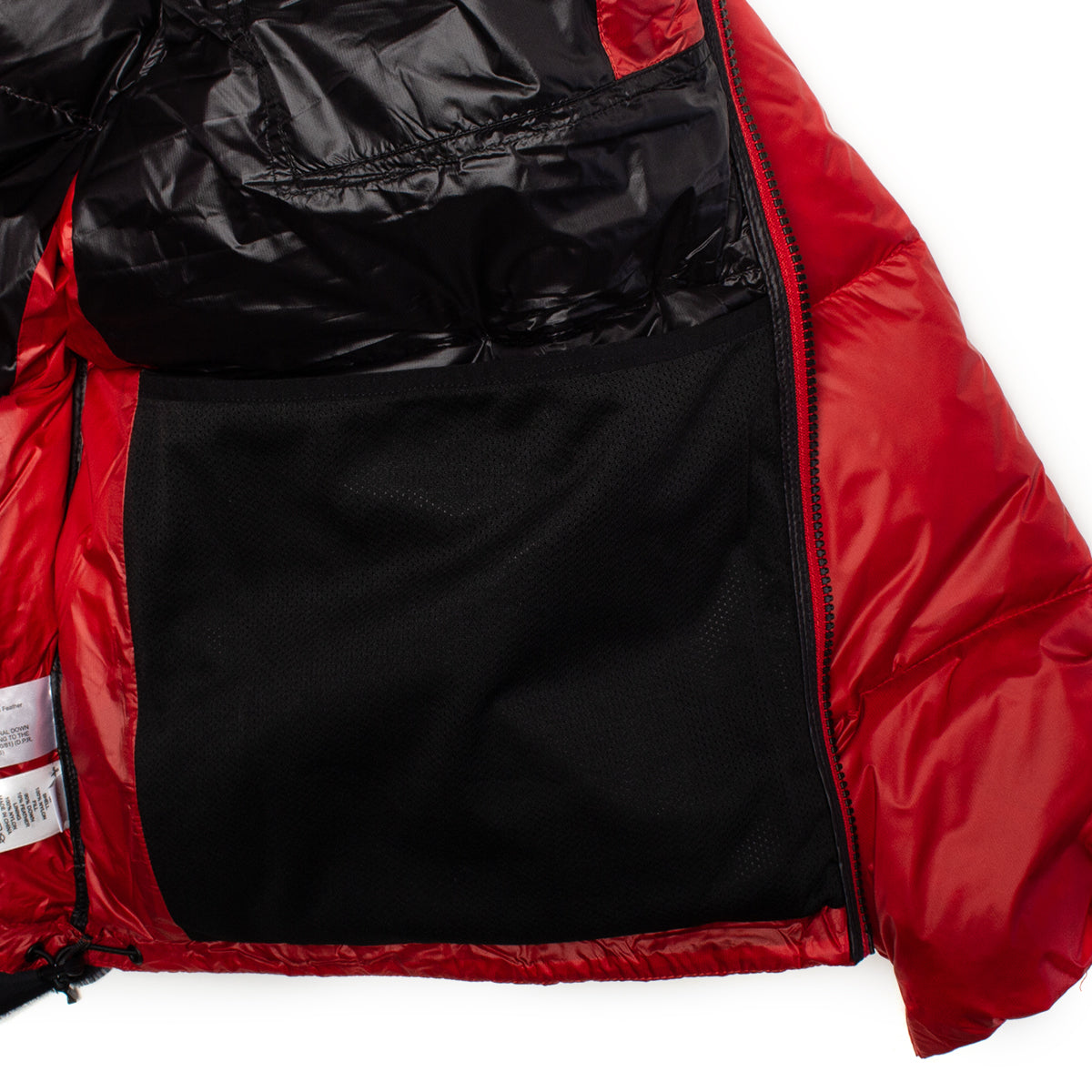 Stussy - Micro Ripstop Down Mock
Style # 115877
Color : Red