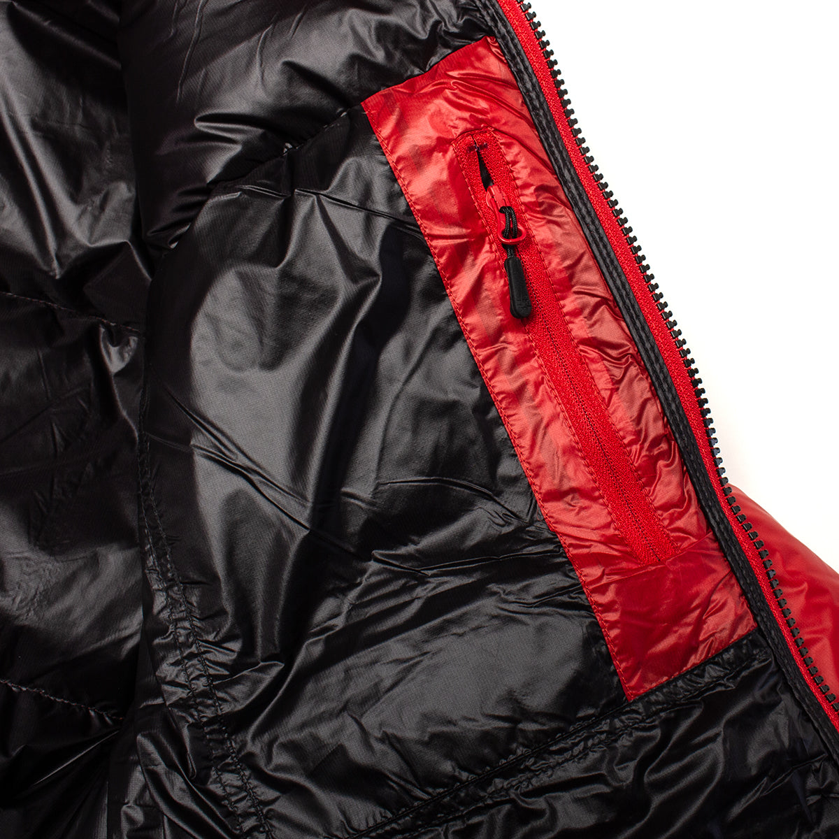 Stussy - Micro Ripstop Down Mock
Style # 115877
Color : Red