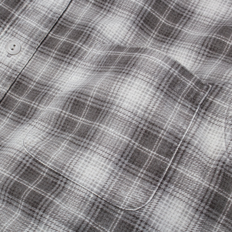 Stussy - Dax Plaid Shirt
Style # 1110375
Color : Grey