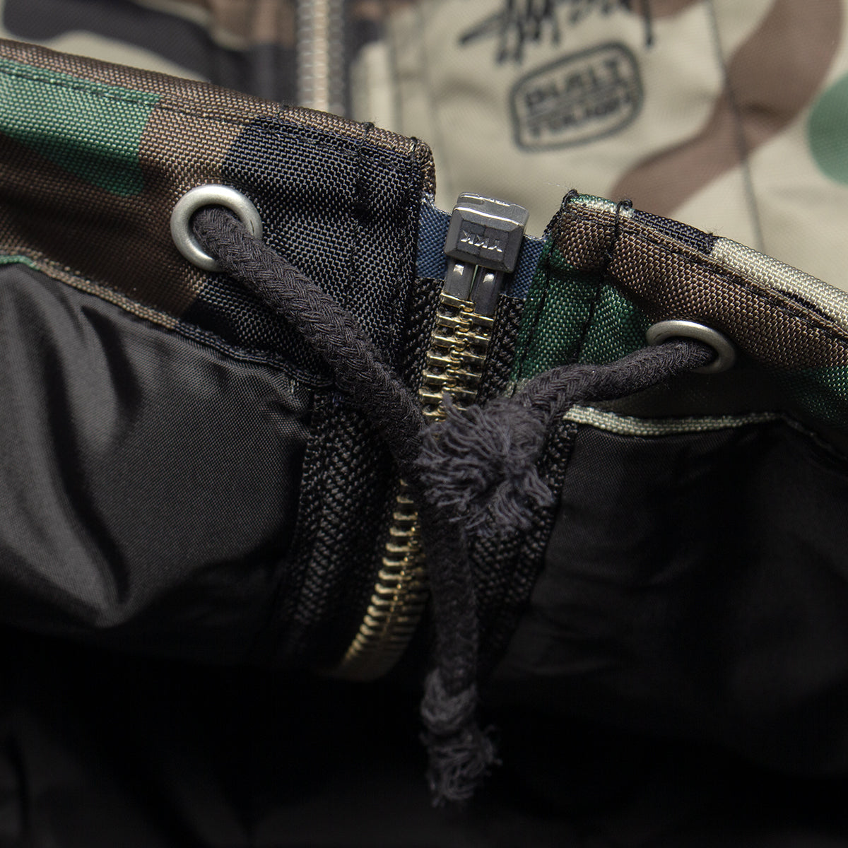 Stussy - Work Jacket Quilted Nylon
Style # 115858
Color : Woodland Camo