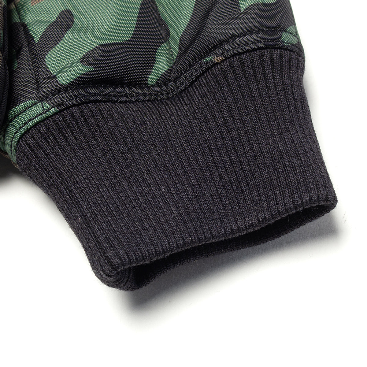 Stussy - Work Jacket Quilted Nylon
Style # 115858
Color : Woodland Camo