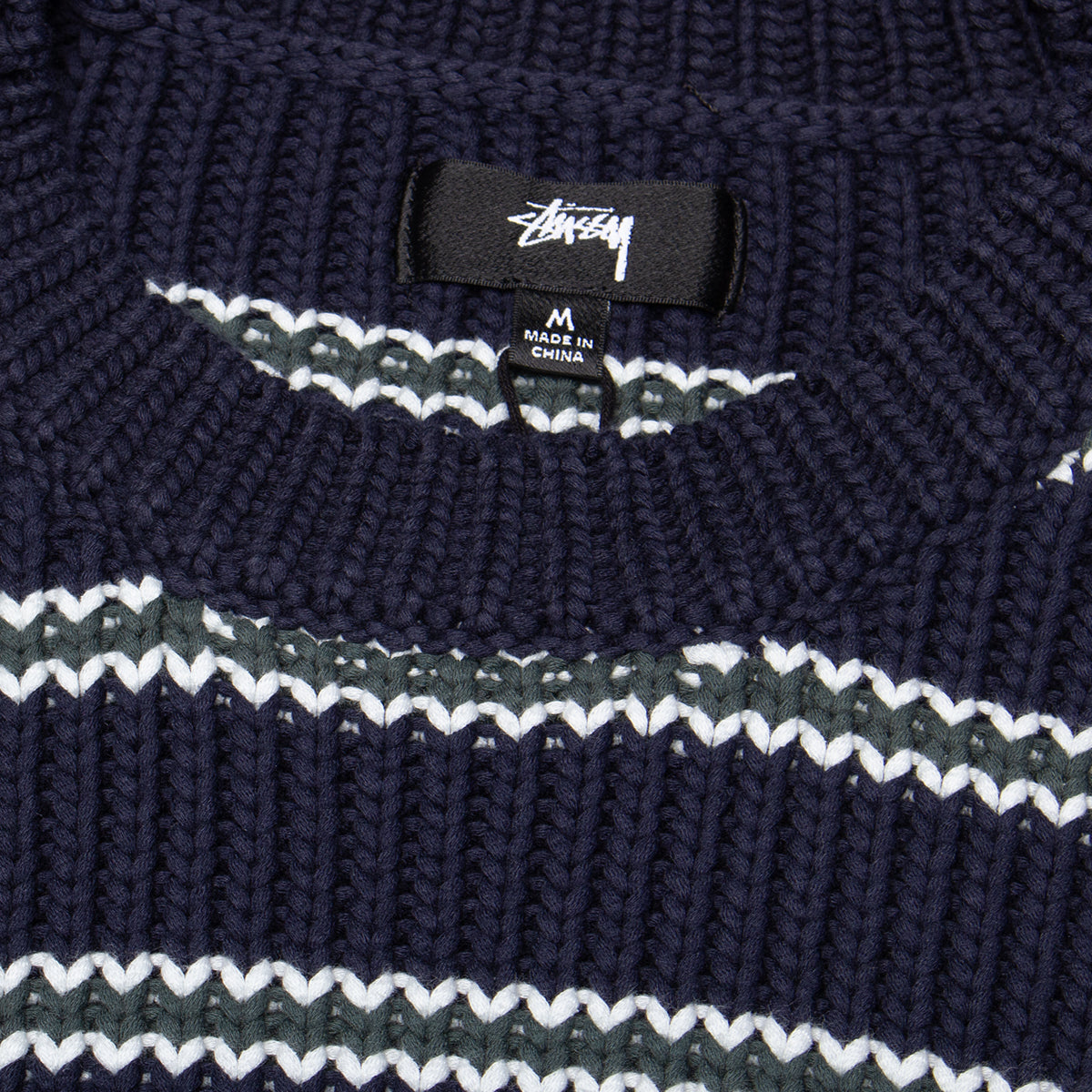 Stussy - Stripe Crew
Style # 117272
Color : Ocean