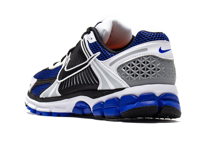 Nike | Zoom Vomero 5 SE
Style # CI1694-100
Color : White / Racer Blue / Black / Sail