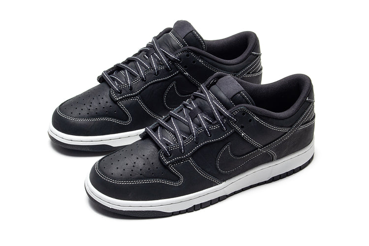 Nike - Dunk Low
Style # IO4550-001
Color : Off Noir / Summit White