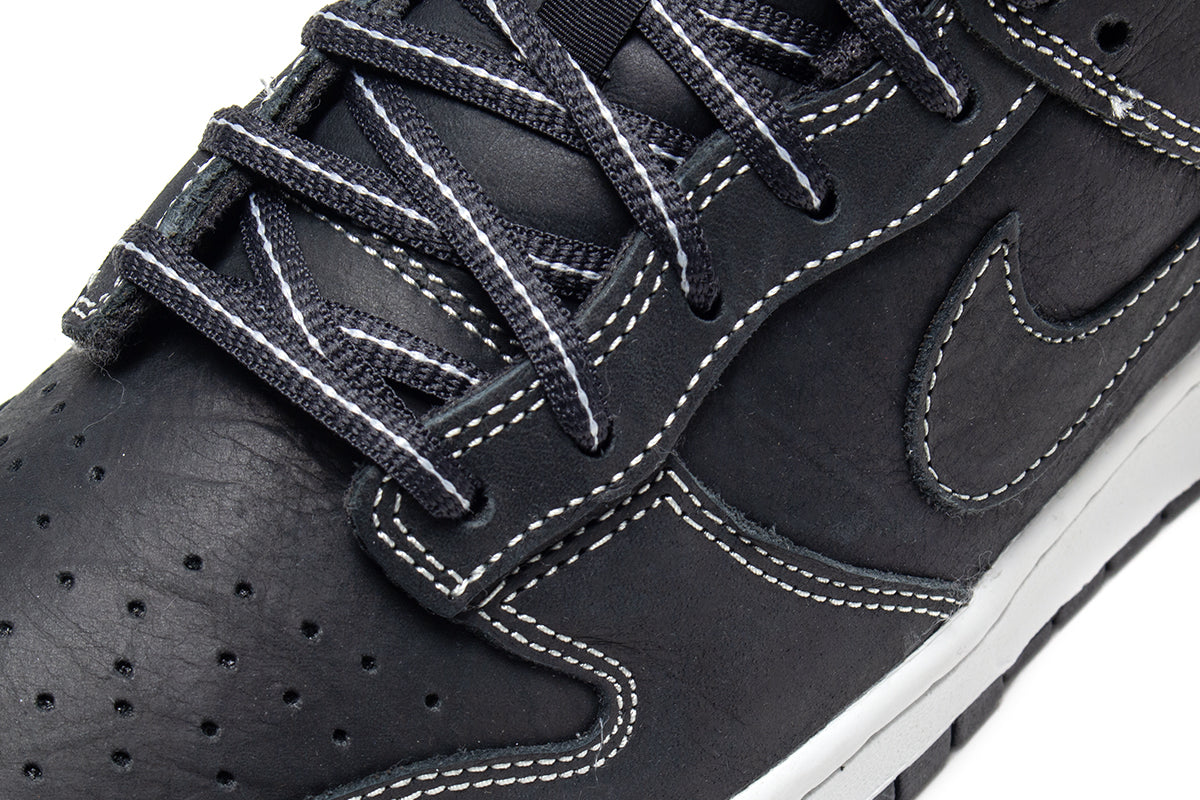 Nike - Dunk Low
Style # IO4550-001
Color : Off Noir / Summit White