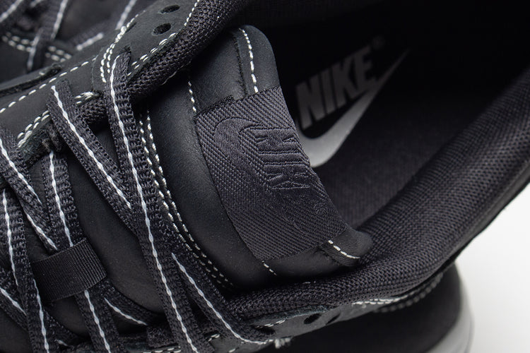 Nike - Dunk Low
Style # IO4550-001
Color : Off Noir / Summit White