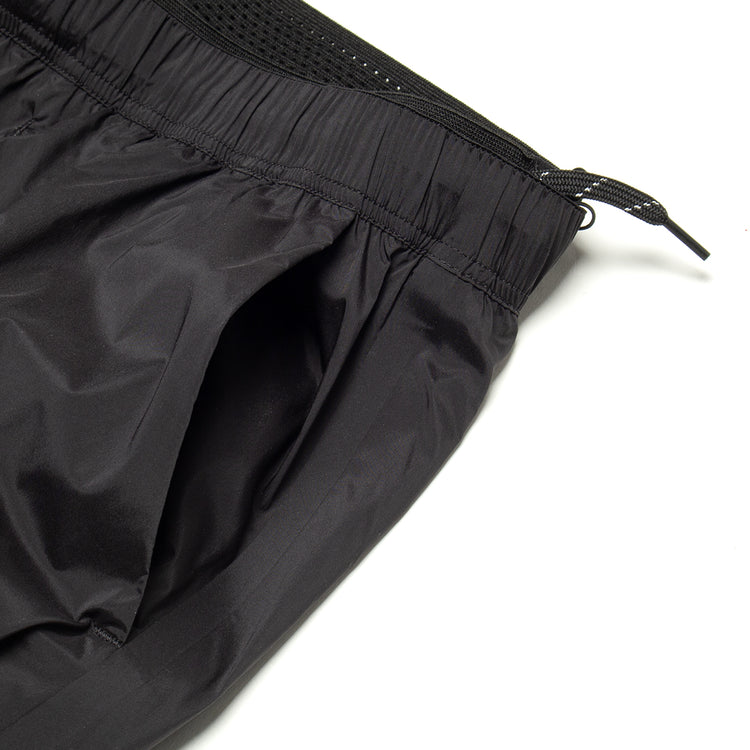Satisfy - TechSilk Shorts 5"
Color : Black
Shell Materials : 88% Nylon / 12% Elastane
Lining Materials : 64% Nylon / 36% Elastane
Double waistband construction with drawcord
Quick-drying and anti-chafe Justice™ liner
2 front side pockets
Mini S-Carabiner clip
Sweatproof phone pocket
Detachable care label
Quick-drying
Regular fit