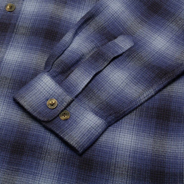 Polar Skate Co. - Mitchell L/S Shirt
Color : Blue
Materials : 100% Brushed Cotton Twill
Garment washed
Dropped shoulders
Loose fit

Custom faux tortoise buttons
Made in Portugal