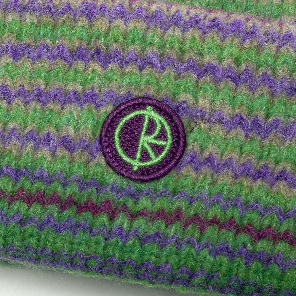 Polar Skate Co. - George Beanie
Color : Purple / Green
Materials : 60% Acrylic / 14% Polyamide / 10% Polyester / 8% Viscose / 8% Wool
Jacquard knit
Double fold
One size
Made in Portugal