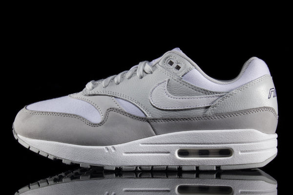 11-20-23-Nike-Air-Max-1-W-  display picture 1