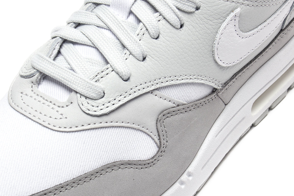 Nike | Women's Air Max 1 '87 LX Style # FN0564-001 Color : Photon Dust / White / LT Smoke Grey