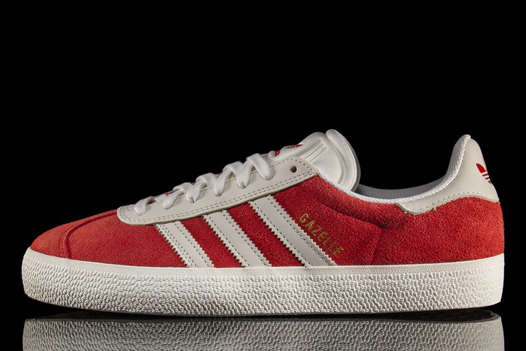 Adidas | Gazelle ADV&nbsp;
Style # JP5861
Color : Better Scarlet / White / Gold