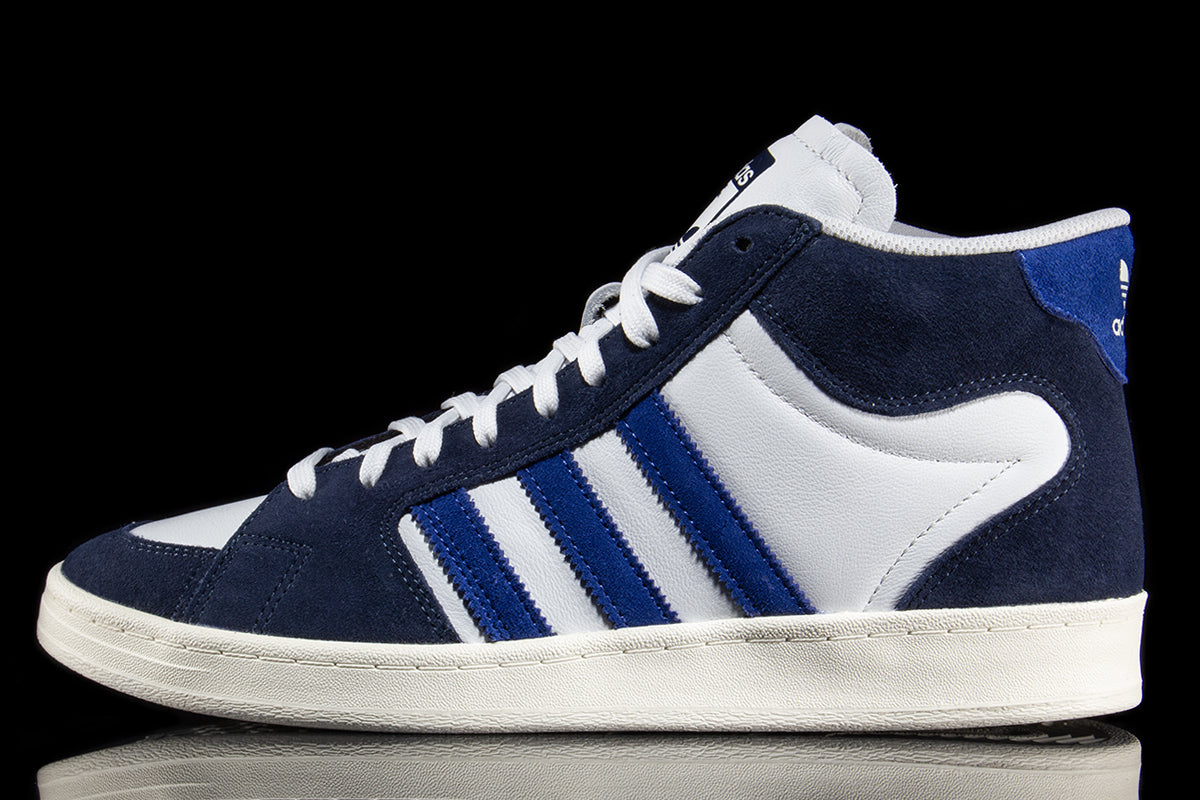 Adidas - Superskate
Style # HQ4807
Color : Core Black / White / Gold Metallic
Materials : Suede / Leather Upper - Rubber Outsole
Sizing : US Men's
Cupsole construction