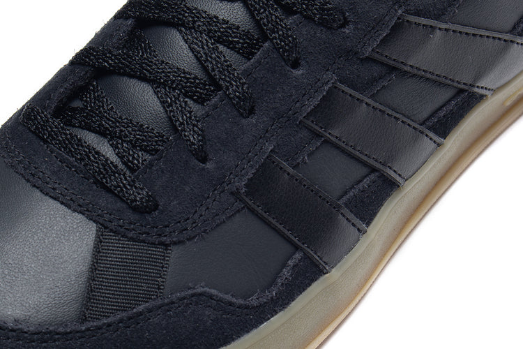 Adidas | Aloha Super Style # IE0656 Color : Core Black / Carbon / Gum