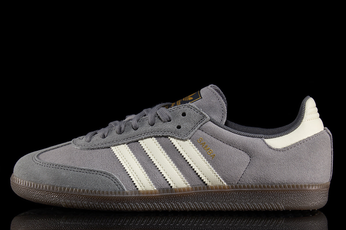 Adidas - Samba ADV
Style # HQ7541
Color : Grey / White
Materials : Suede Upper - Rubber Outsole
Sizing : US Men's
Cupsole construction
