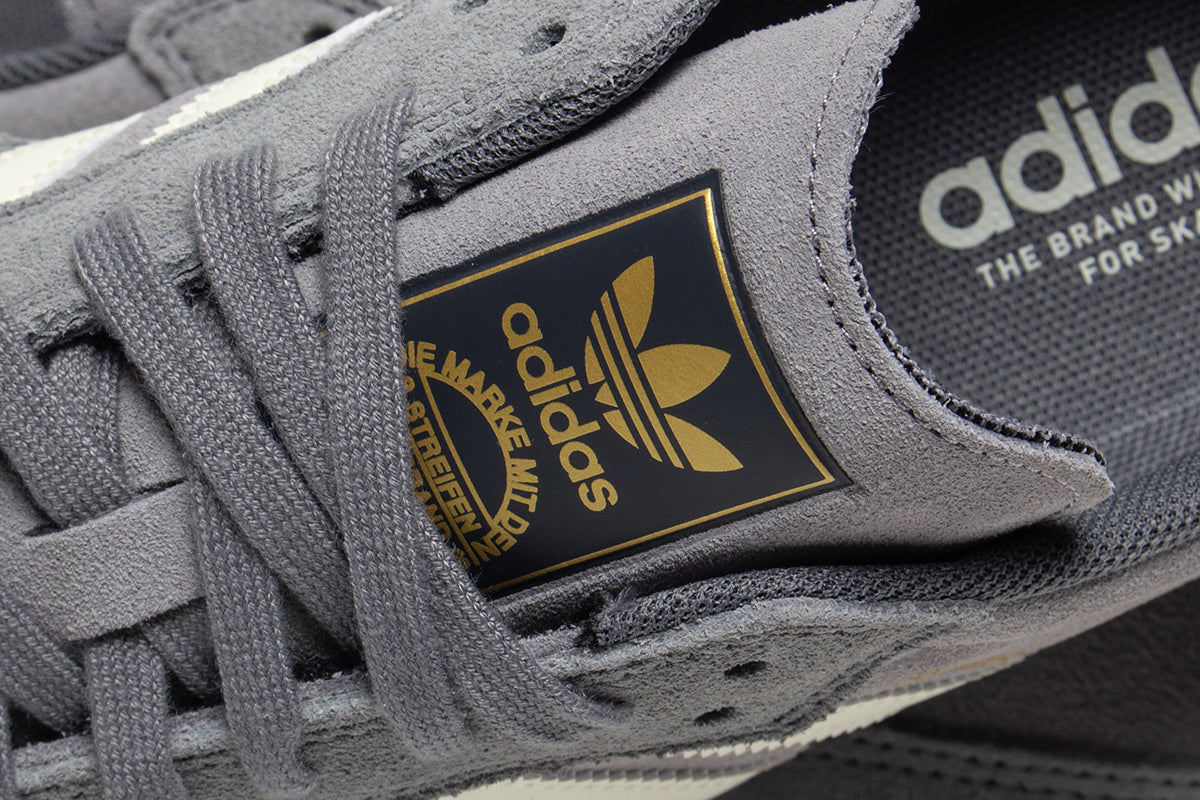 Adidas - Samba ADV
Style # HQ7541
Color : Grey / White
Materials : Suede Upper - Rubber Outsole
Sizing : US Men's
Cupsole construction