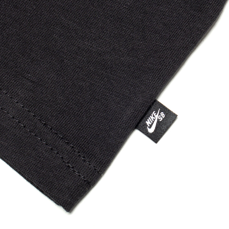 Nike SB - Krampus T-Shirt
Style # HV2195-010
Color : Black
Materials : 100% Cotton
Dropped shoulders
Loose, roomy fit