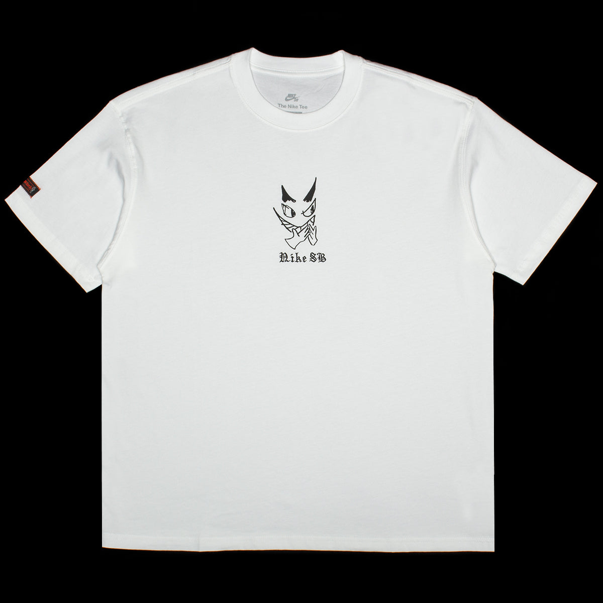 Nike SB - Krampus T-Shirt
Style # HV2195-100
Color : White
Materials : 100% Cotton
Dropped shoulders
Loose, roomy fit